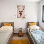 Mountain Bloom Golte Apartment